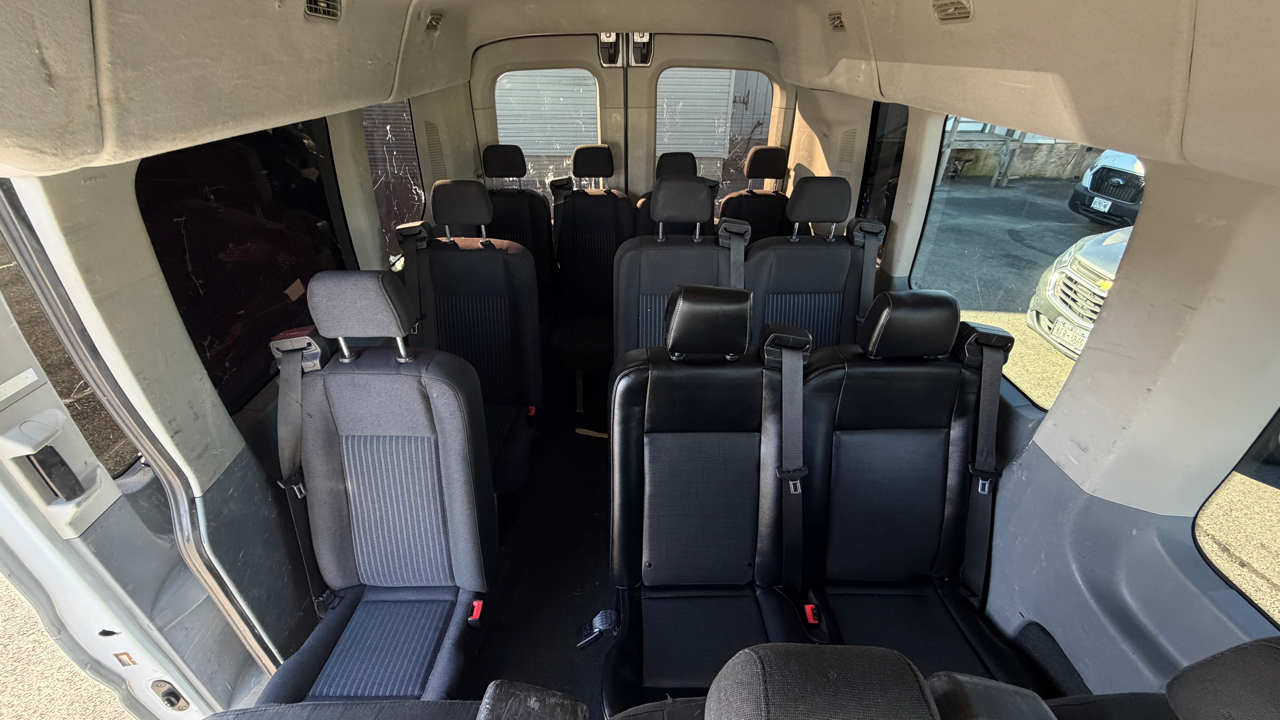 Ford Transit 350 Wagon Med. Roof XL w/Sliding Pass. 148-in. WB 2017