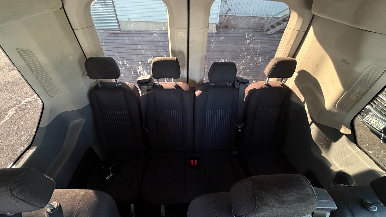 Ford Transit 350 Wagon Med. Roof XL w/Sliding Pass. 148-in. WB 2017