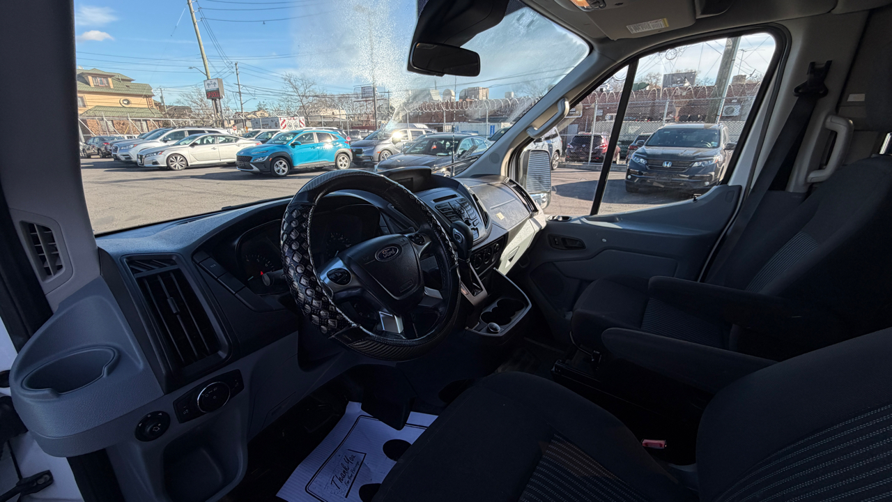 Ford Transit 350 Wagon Med. Roof XL w/Sliding Pass. 148-in. WB 2017