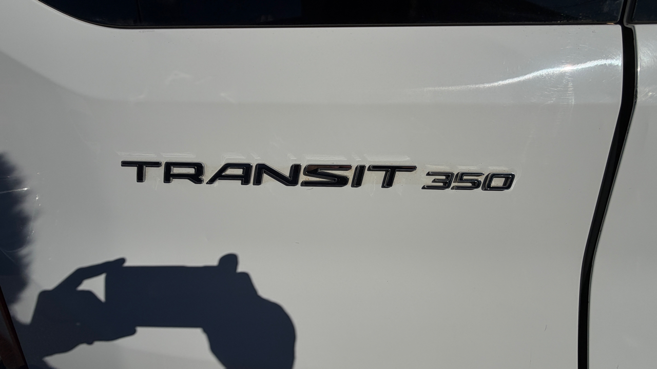 Ford Transit 350 Wagon Med. Roof XL w/Sliding Pass. 148-in. WB 2017