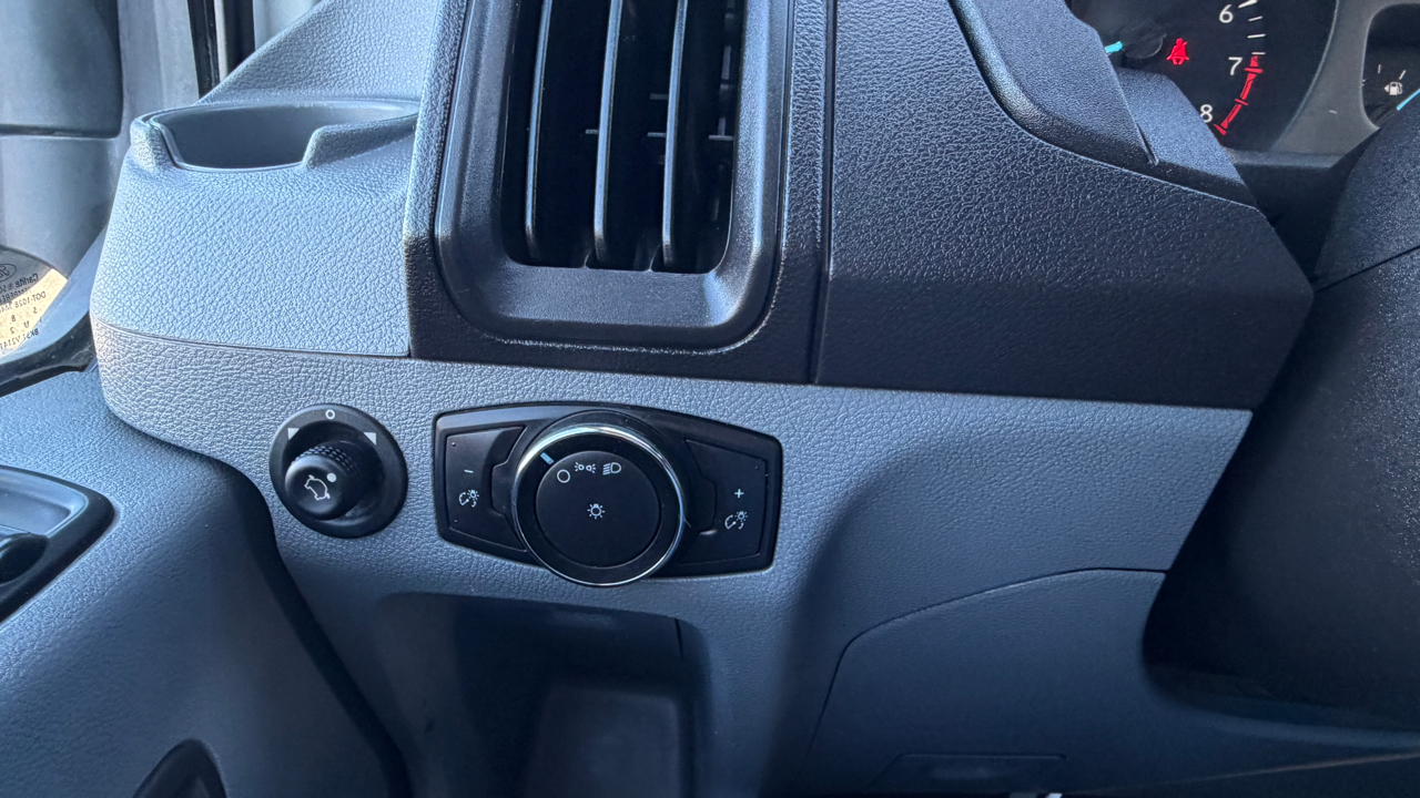 Ford Transit 350 Wagon Med. Roof XL w/Sliding Pass. 148-in. WB 2017