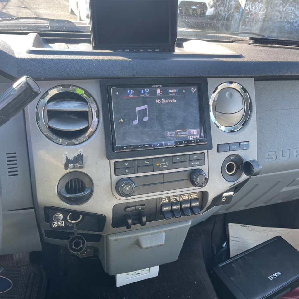 Ford F-550 Regular Cab DRW 2WD 2015