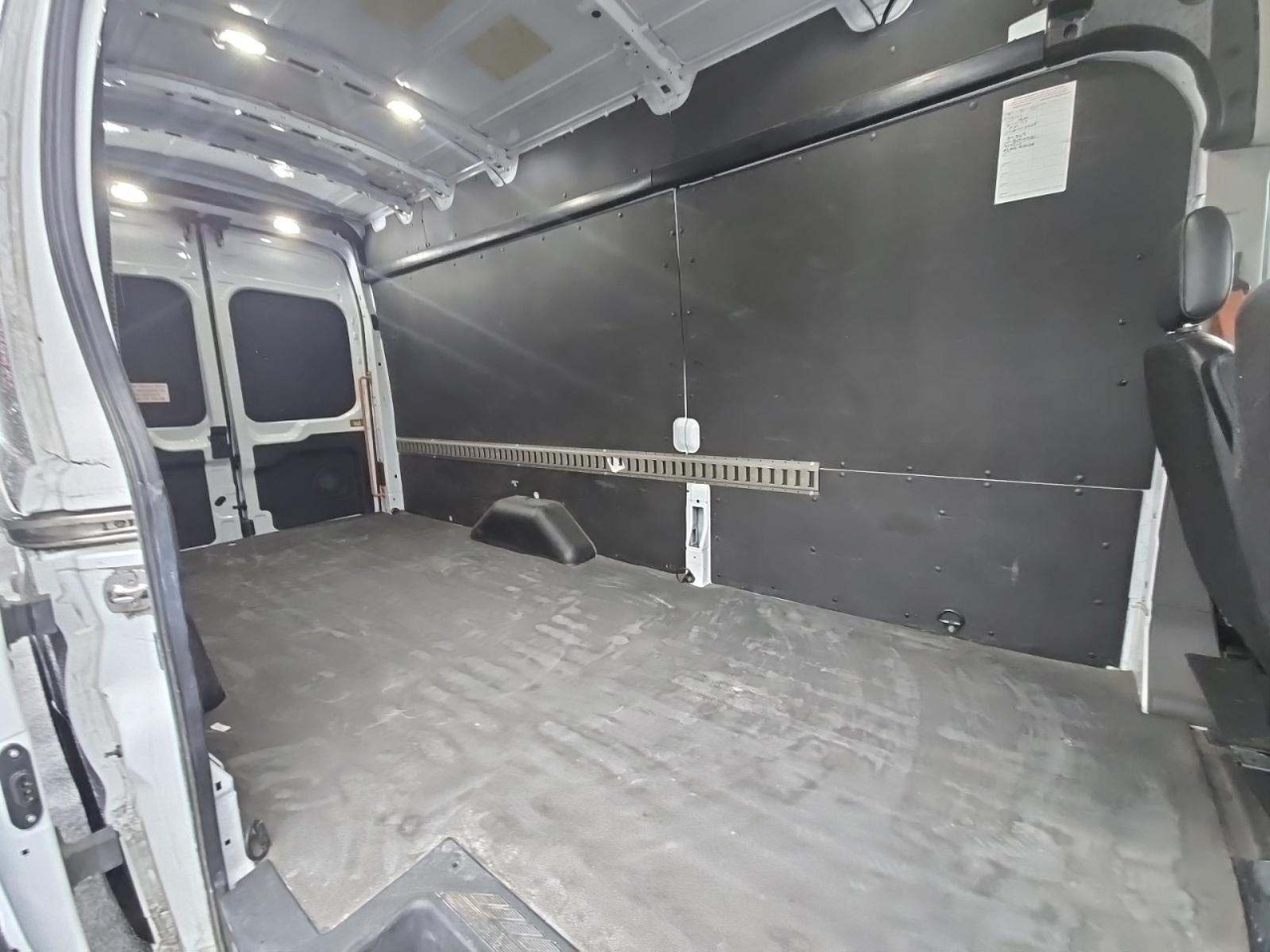 Ford Transit 250 Van High Roof w/Sliding Pass. 148-in. WB EL 2022