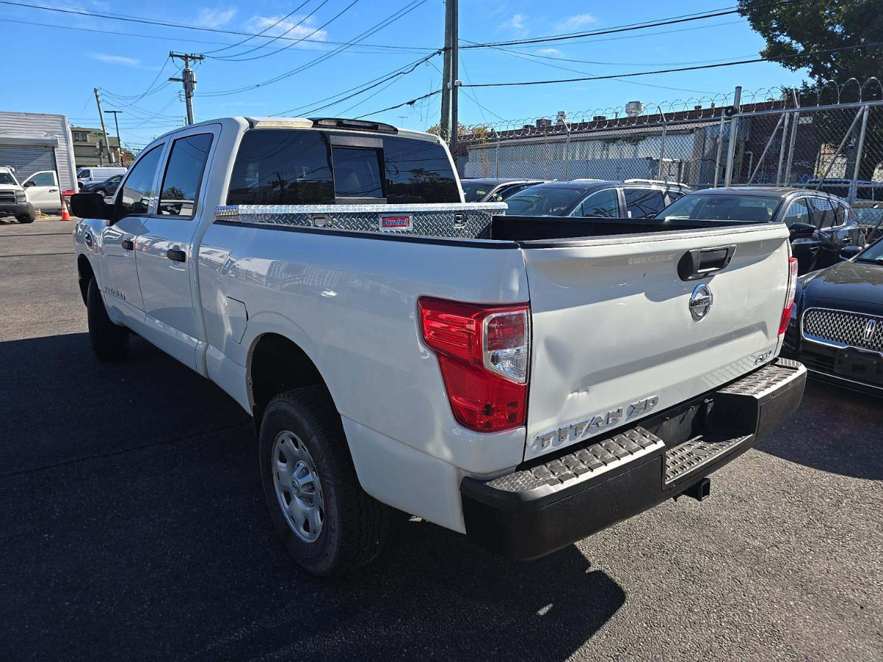 Nissan Titan XD S Crew Cab 4WD Diesel 2019