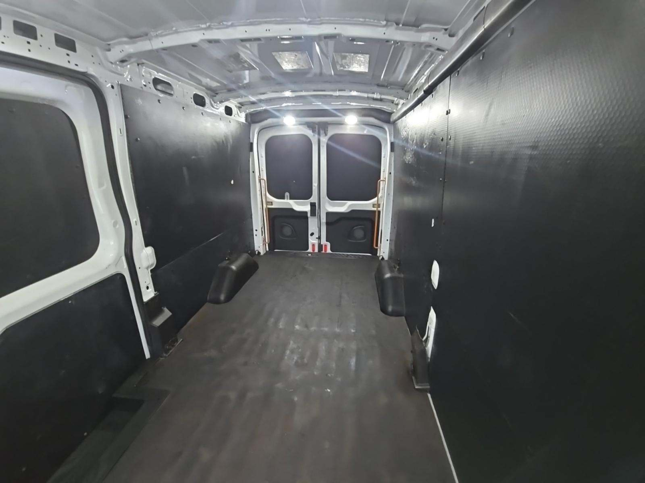 Ford Transit 150 Van Med. Roof w/Sliding Pass. 148-in. WB 2019