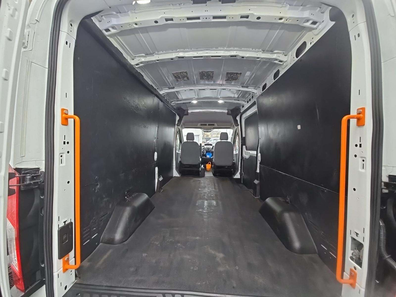 Ford Transit 150 Van Med. Roof w/Sliding Pass. 148-in. WB 2019