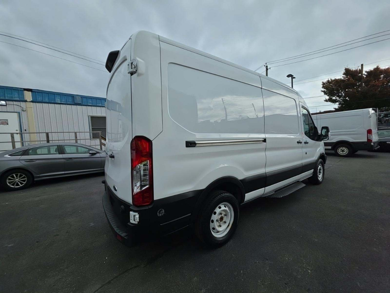 Ford Transit 150 Van Med. Roof w/Sliding Pass. 148-in. WB 2019