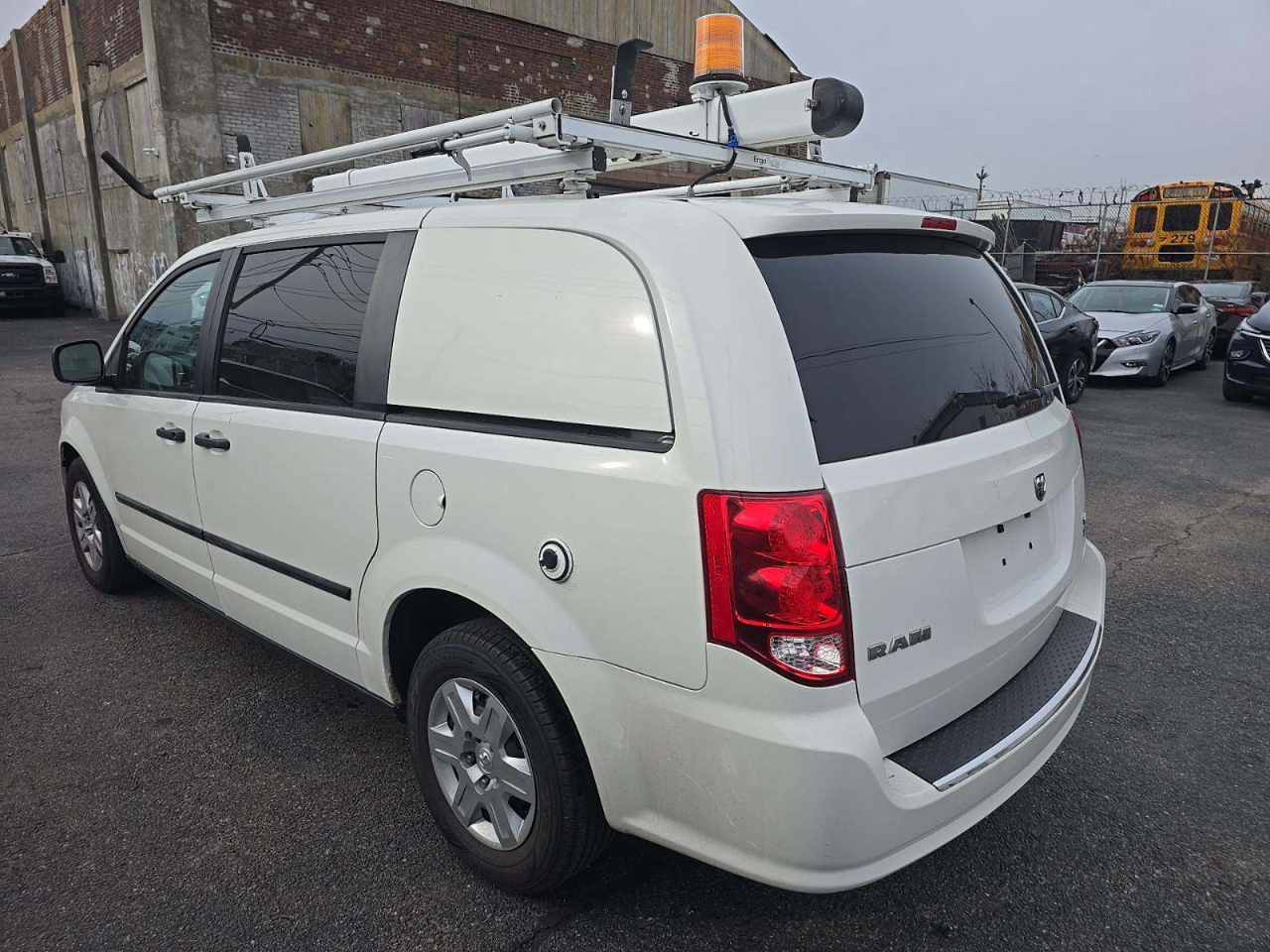 RAM Cargo Van Base 2013