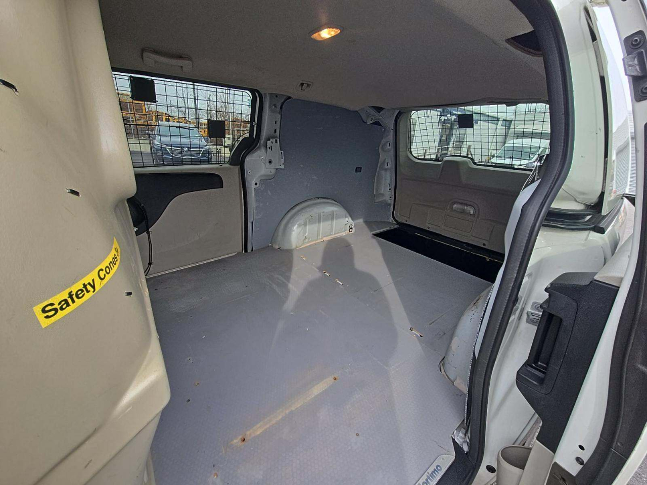 RAM Cargo Van Base 2013