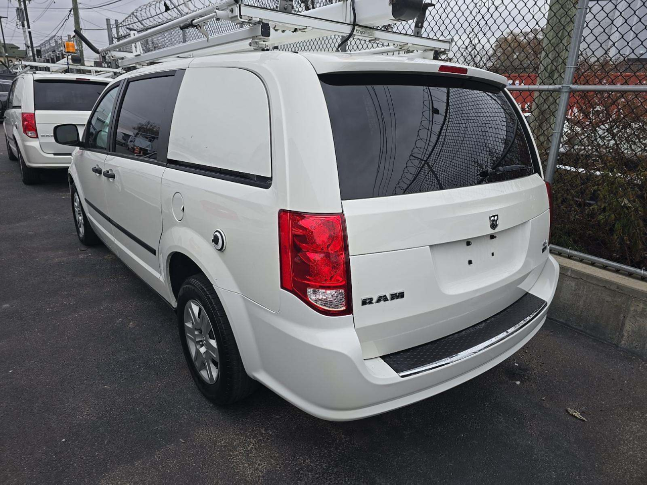 RAM Cargo Van Base 2013