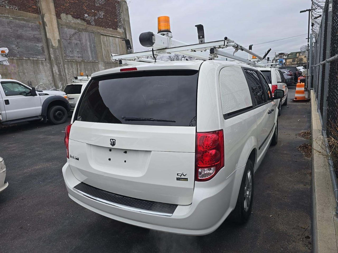 RAM Cargo Van Base 2013