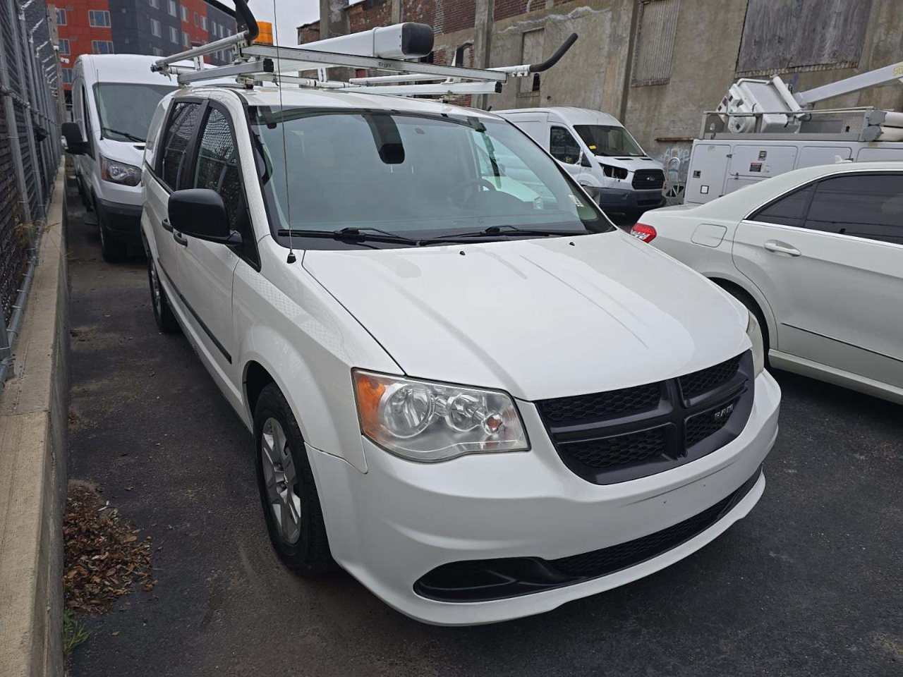 RAM Cargo Van Base 2013