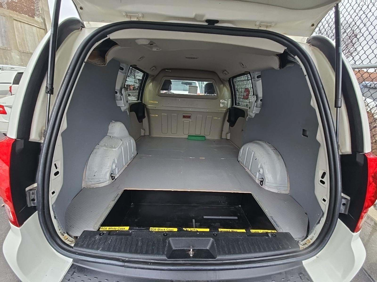 RAM Cargo Van Base 2013