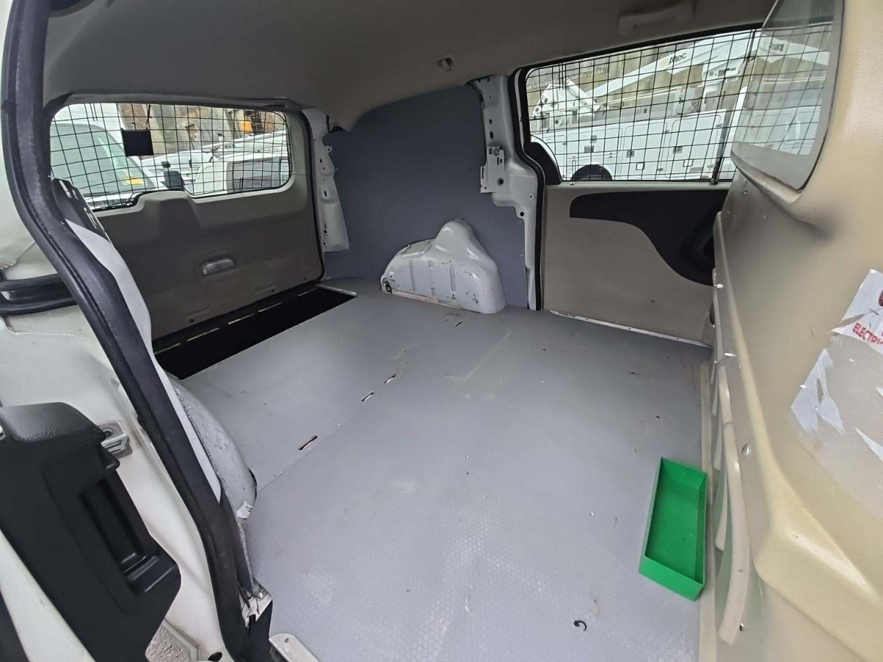 RAM Cargo Van Base 2013