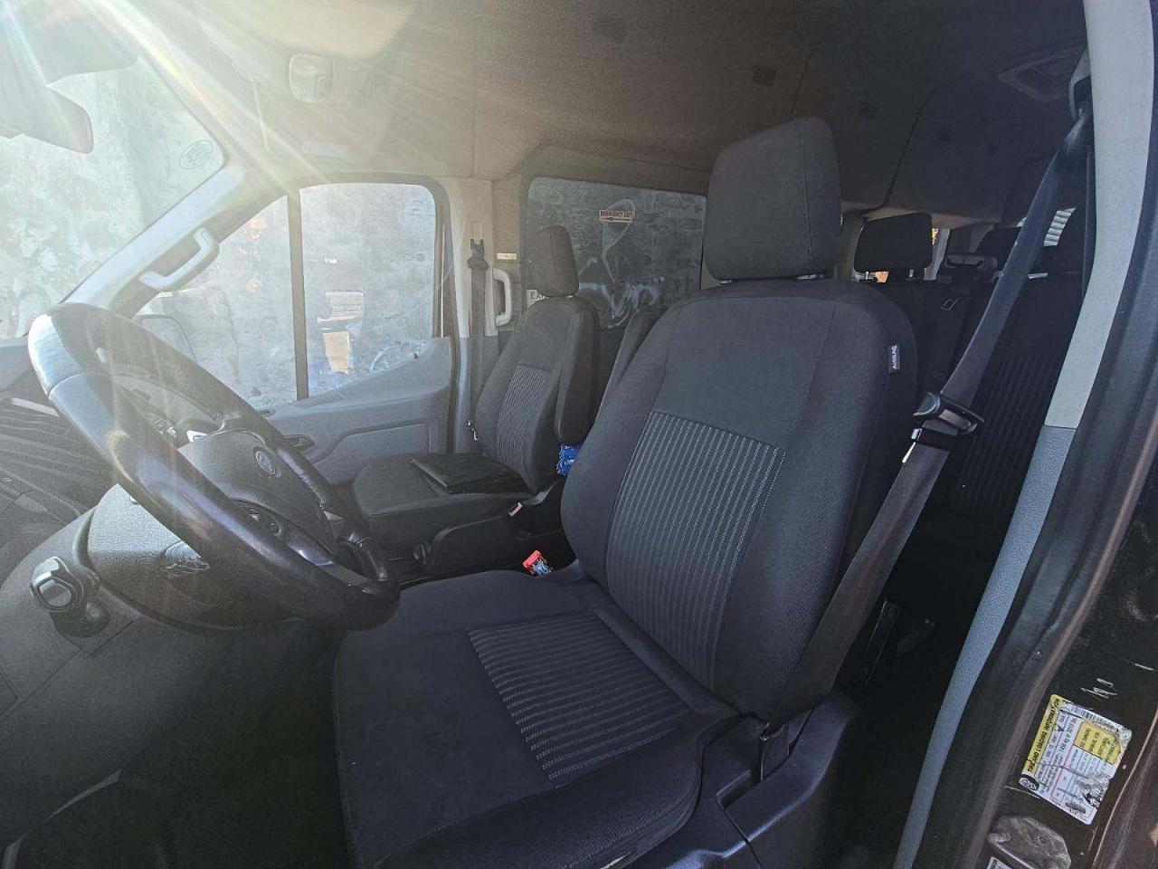 Ford Transit 350 Wagon HD High Roof XL Sliding Pass. 148 WB EL 2018