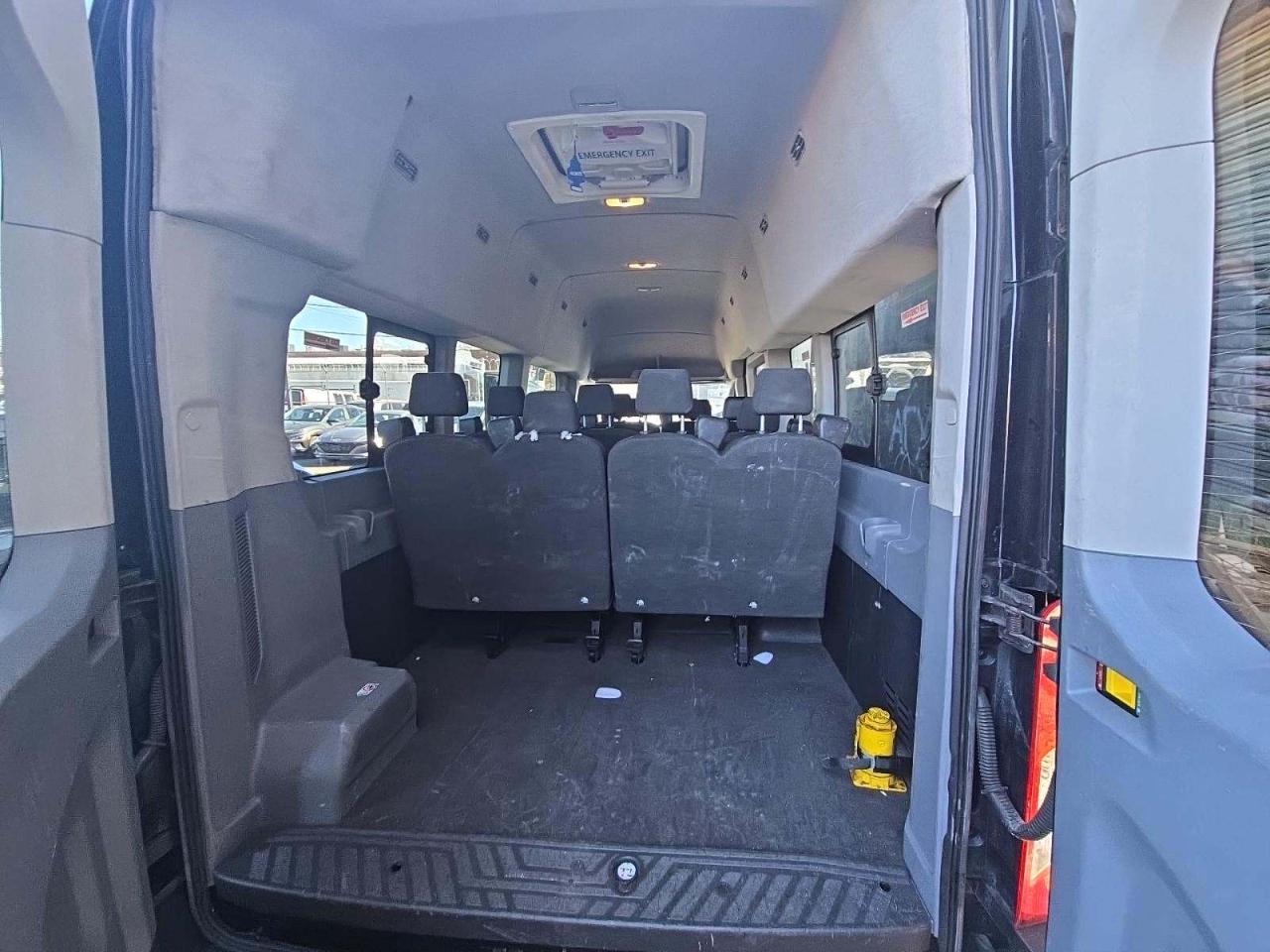 Ford Transit 350 Wagon HD High Roof XL Sliding Pass. 148 WB EL 2018