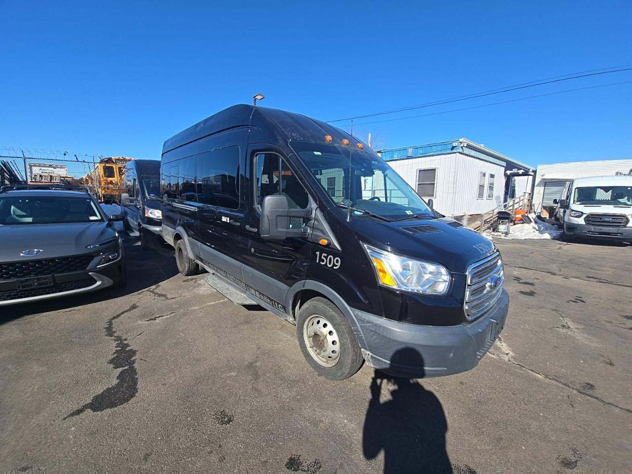 Ford Transit 350 Wagon HD High Roof XL Sliding Pass. 148 WB EL 2018