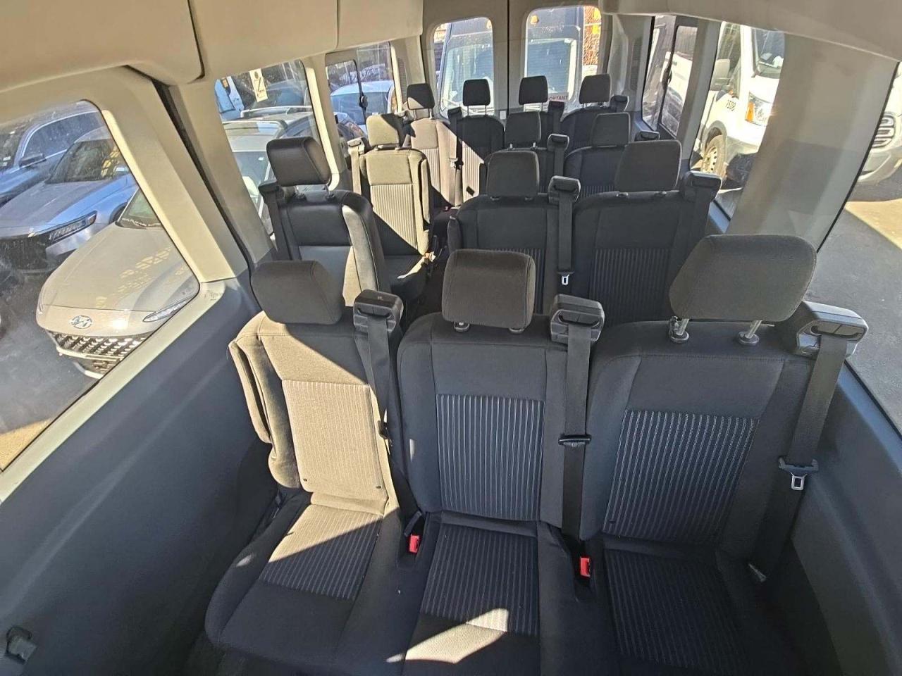 Ford Transit 350 Wagon HD High Roof XL Sliding Pass. 148 WB EL 2018