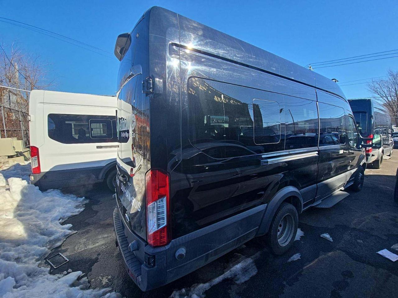 Ford Transit 350 Wagon HD High Roof XL Sliding Pass. 148 WB EL 2018