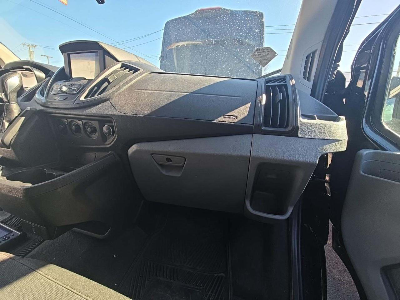 Ford Transit 350 Wagon HD High Roof XL Sliding Pass. 148 WB EL 2018