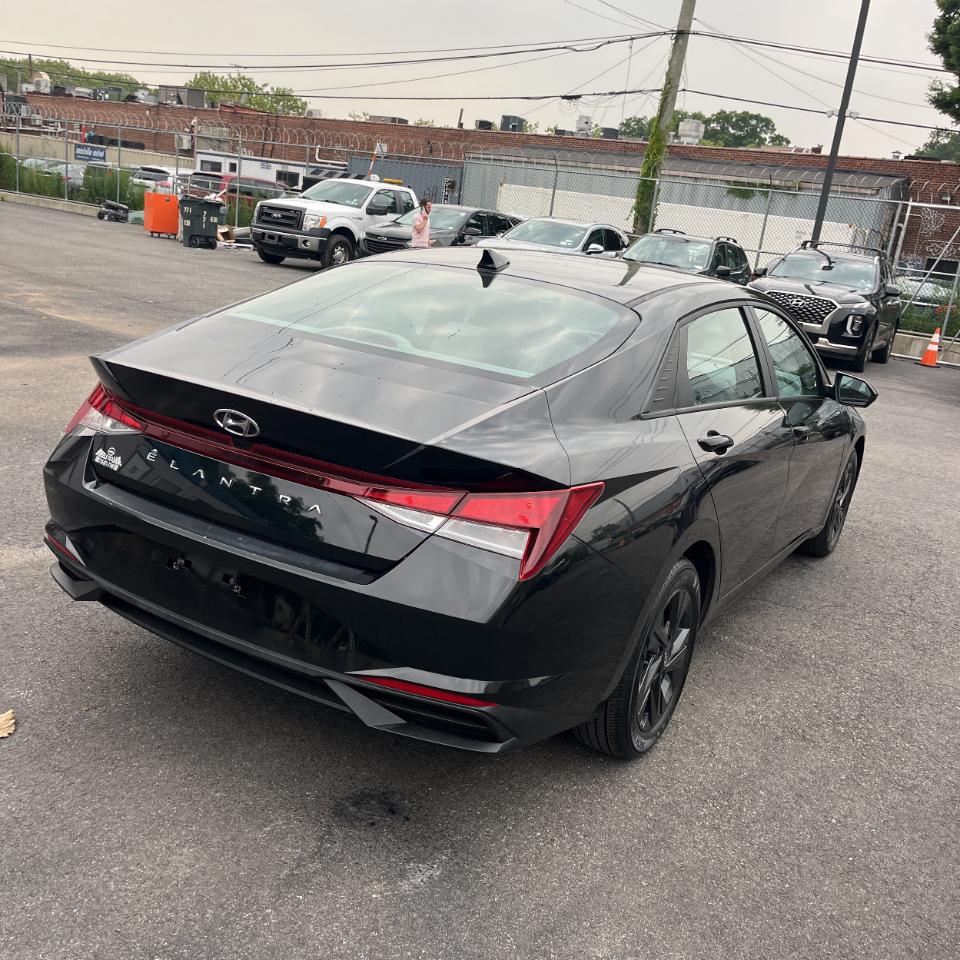 2023 Hyundai Elantra SEL - Photo 8