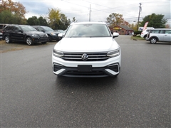 2022 Volkswagen Tiguan  2022 Volkswagen Tiguan