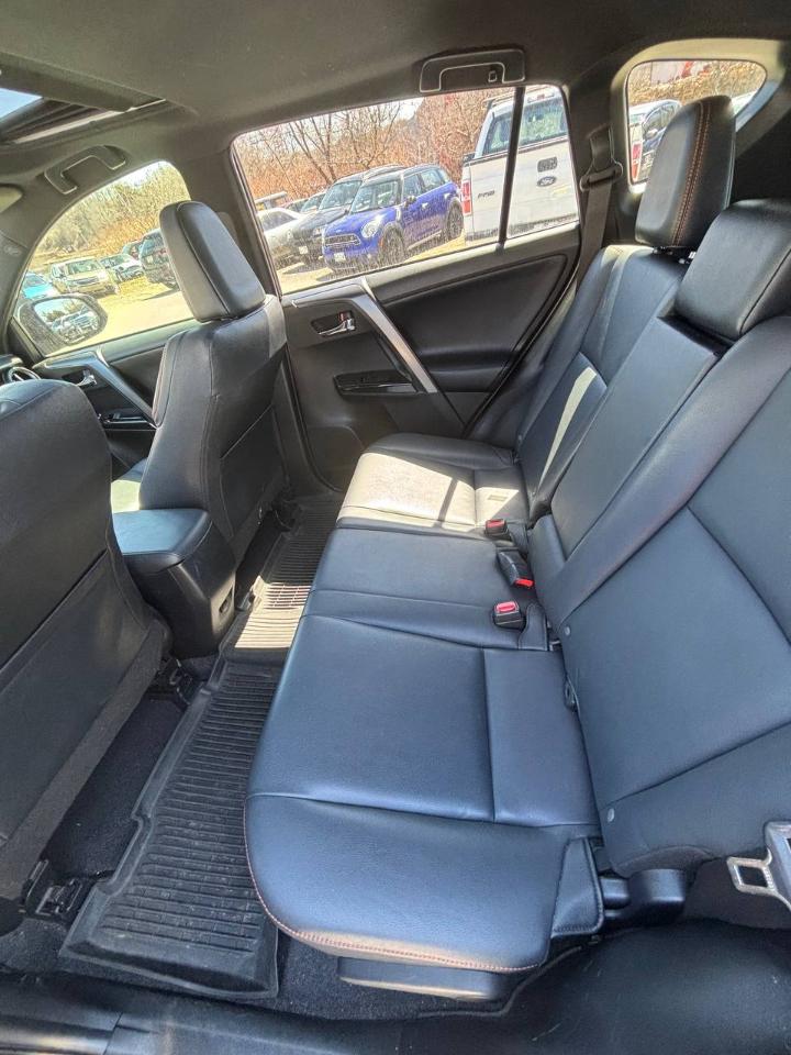 Toyota RAV4 SE 4WD 2017