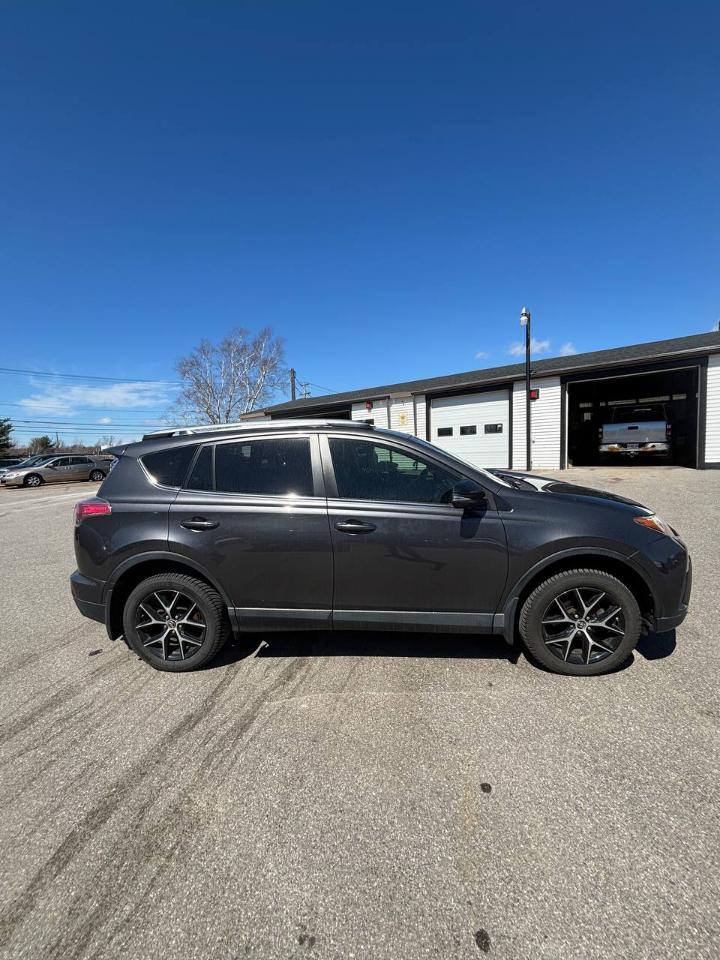 Toyota RAV4 SE 4WD 2017