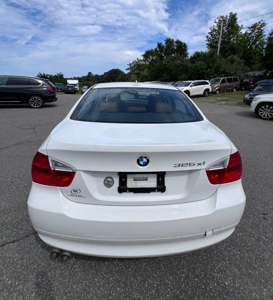 BMW 3-Series 325xi Sedan 2006