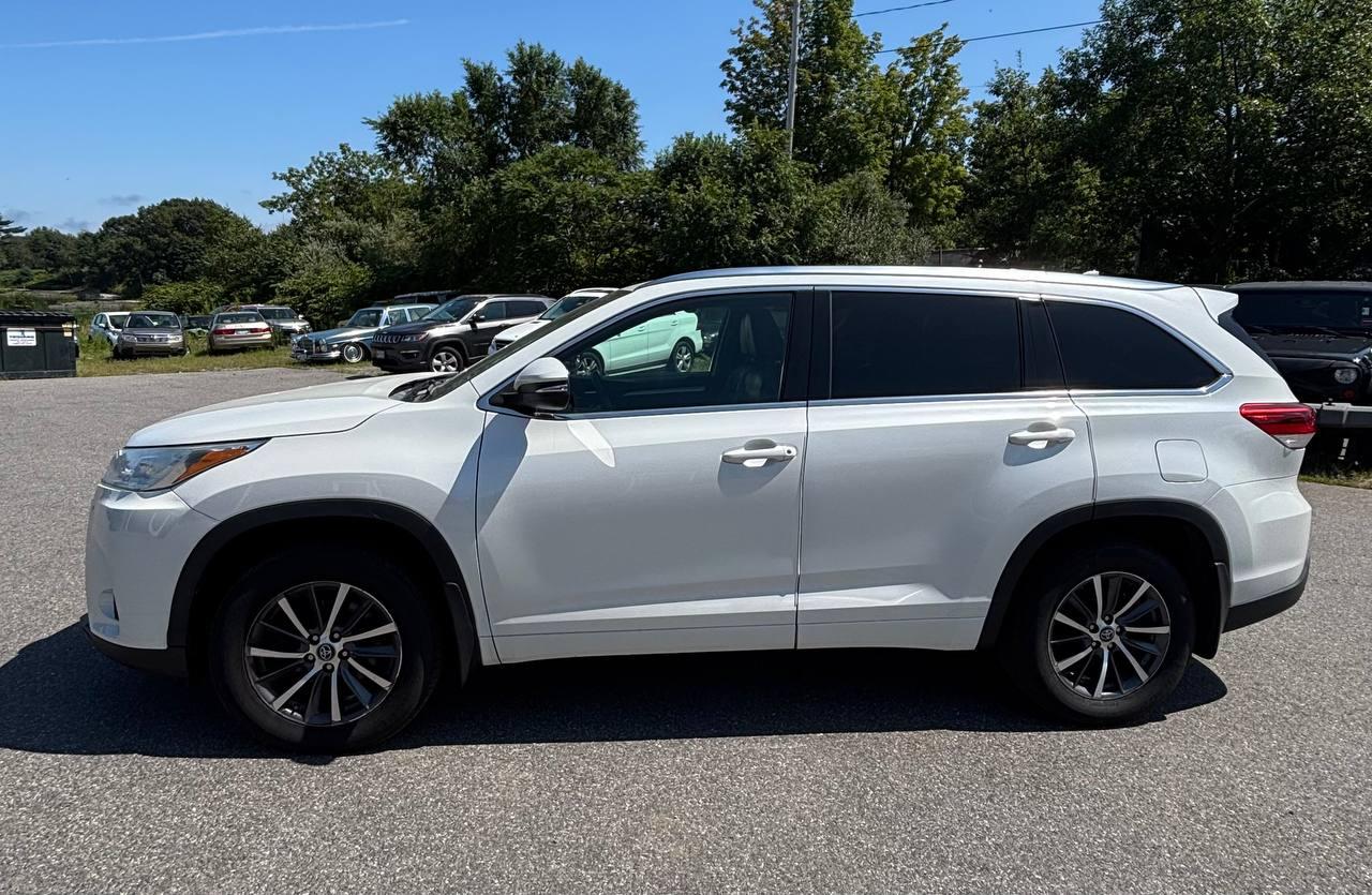 Toyota Grand Highlander XLE AWD 2024