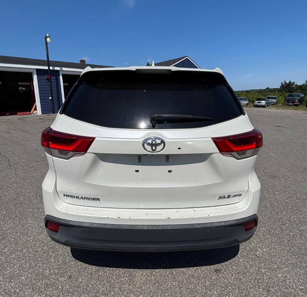 Toyota Grand Highlander XLE AWD 2024