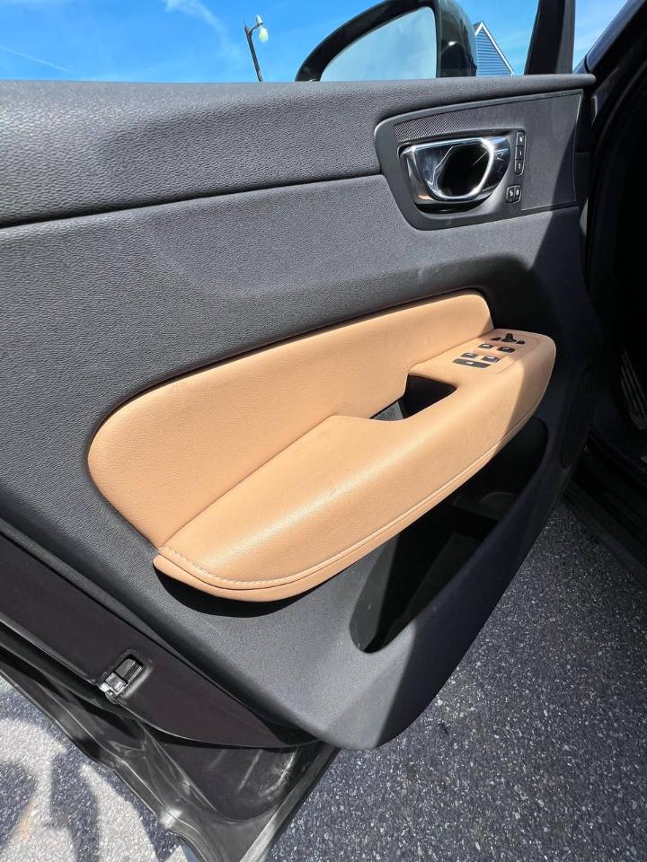 Volvo XC60 photo 9