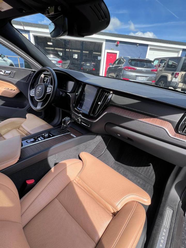 Volvo XC60 photo 17