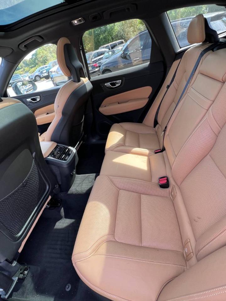 Volvo XC60 photo 18