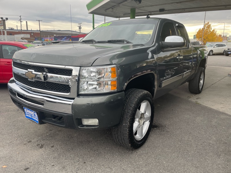 Chevrolet Silverado 1500 LT Ext. Cab Long Box 4WD 2011 Chevrolet Silverado 1500 LT Ext. Cab Long Box 4WD 2011