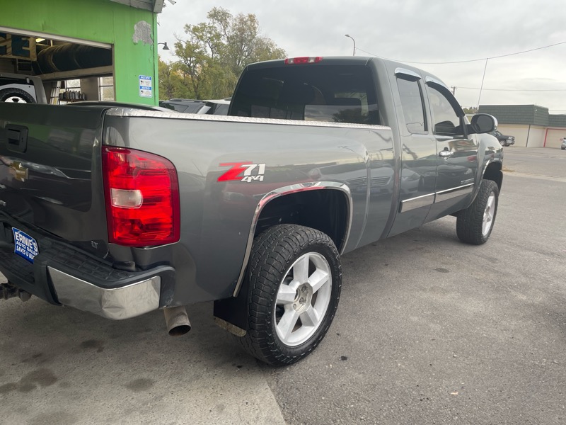 Chevrolet Silverado 1500 LT Ext. Cab Long Box 4WD 2011 Chevrolet Silverado 1500 LT Ext. Cab Long Box 4WD 2011