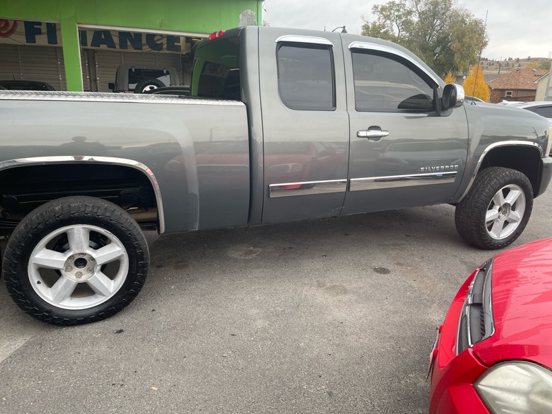 Chevrolet Silverado 1500 LT Ext. Cab Long Box 4WD 2011 Chevrolet Silverado 1500 LT Ext. Cab Long Box 4WD 2011