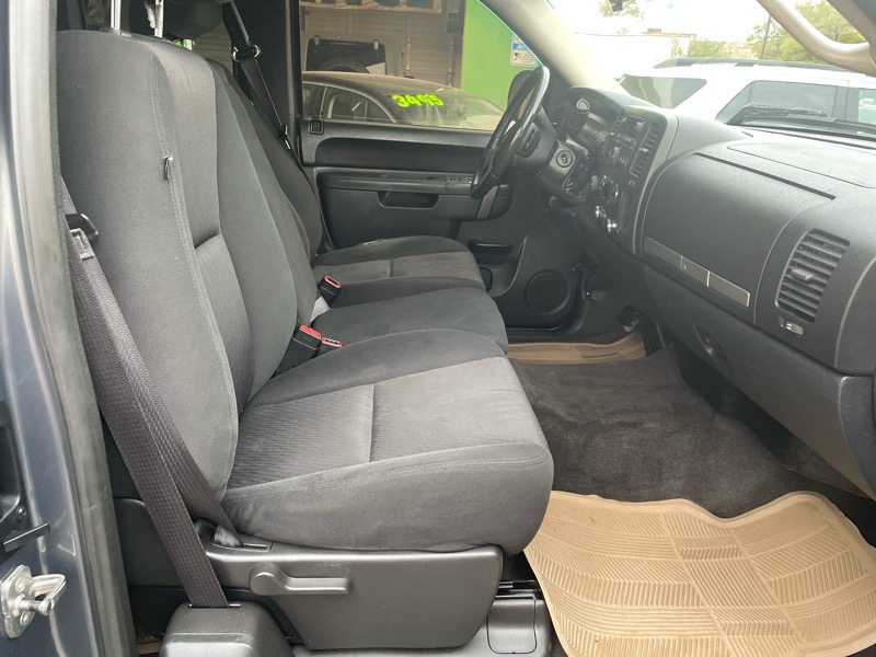 Chevrolet Silverado 1500 LT Ext. Cab Long Box 4WD 2011 Chevrolet Silverado 1500 LT Ext. Cab Long Box 4WD 2011