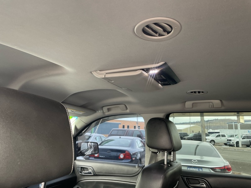 Chevrolet Suburban LT 1500 4WD 2015