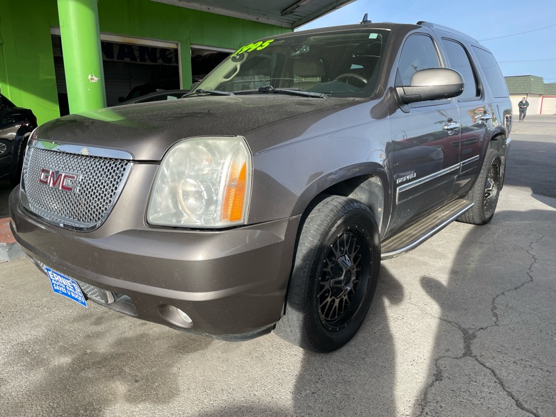 GMC Yukon Denali 4WD 2011