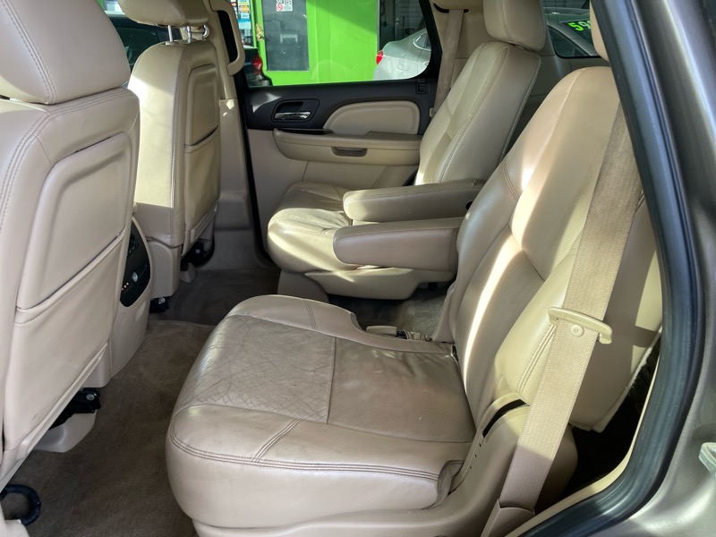 GMC Yukon Denali 4WD 2011