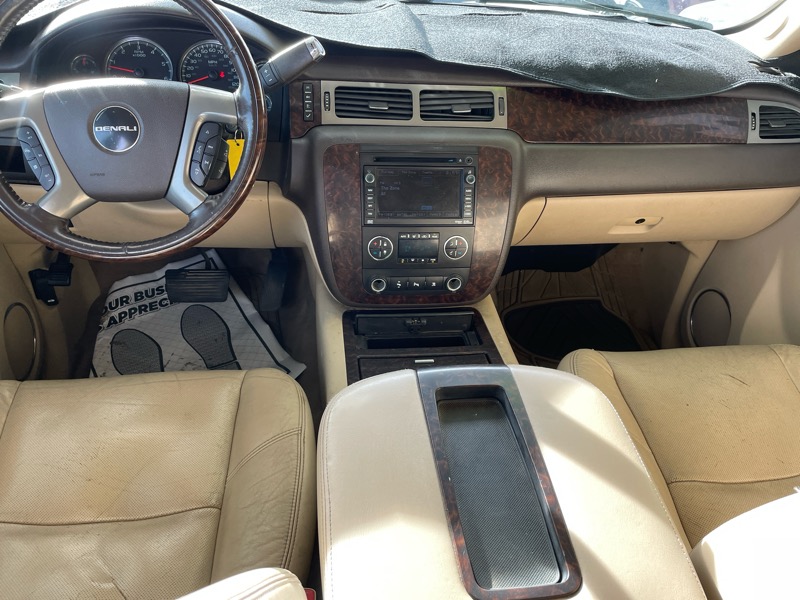 GMC Yukon Denali 4WD 2011