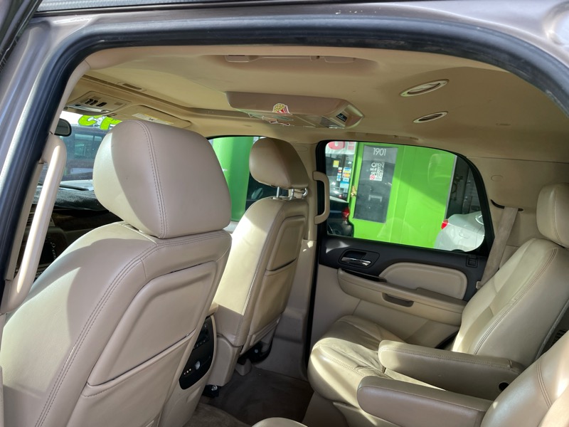 GMC Yukon Denali 4WD 2011