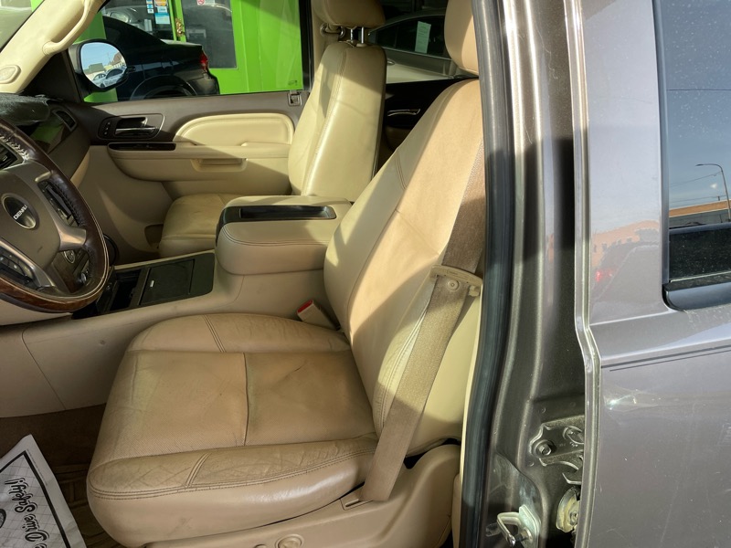 GMC Yukon Denali 4WD 2011