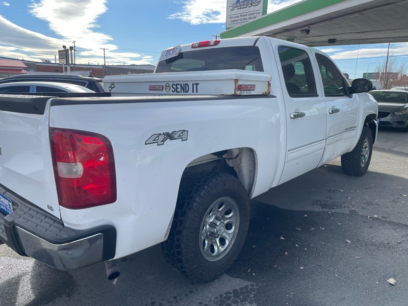 Chevrolet Silverado 1500 LS Crew Cab Short Box 4WD 2011