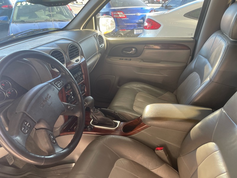 GMC Envoy XL SLE 4WD 2004