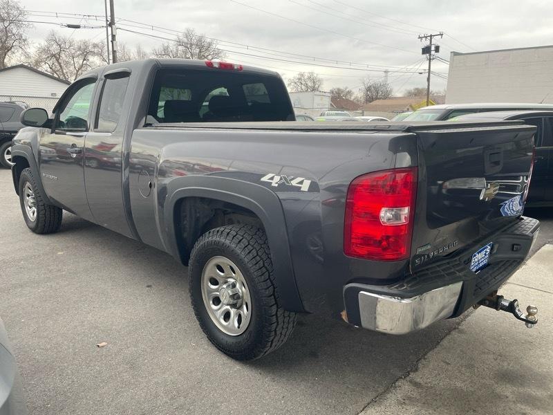 Chevrolet Silverado 1500 LS Extended Cab 4WD 2011