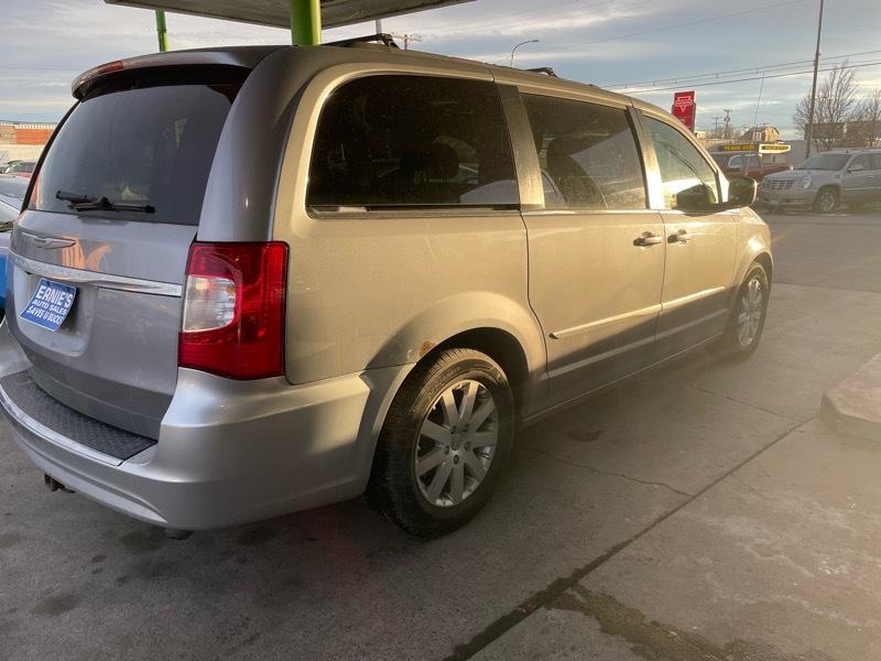 Chrysler Town & Country Touring 2013