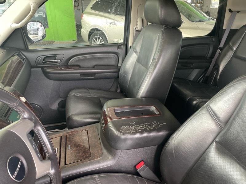 GMC Yukon Denali 4WD 2009