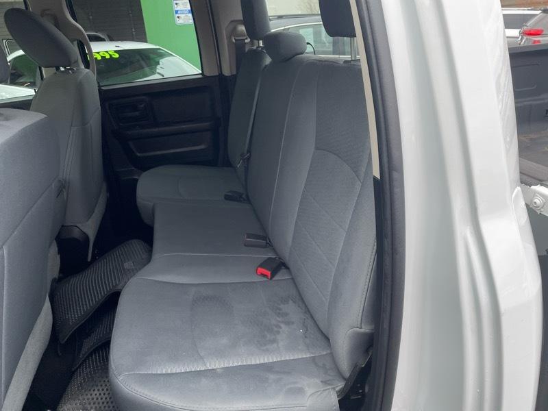 RAM 1500 Tradesman Quad Cab 4WD 2016